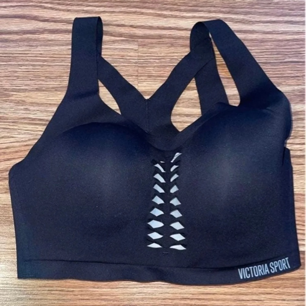Victoria Secret Sports Bra 32DD